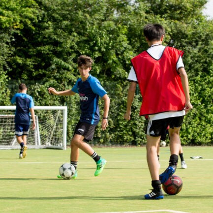 Tabara engleza si fotbal copii 14-17 ani, Cambridge, Anglia - IVI Romania 3