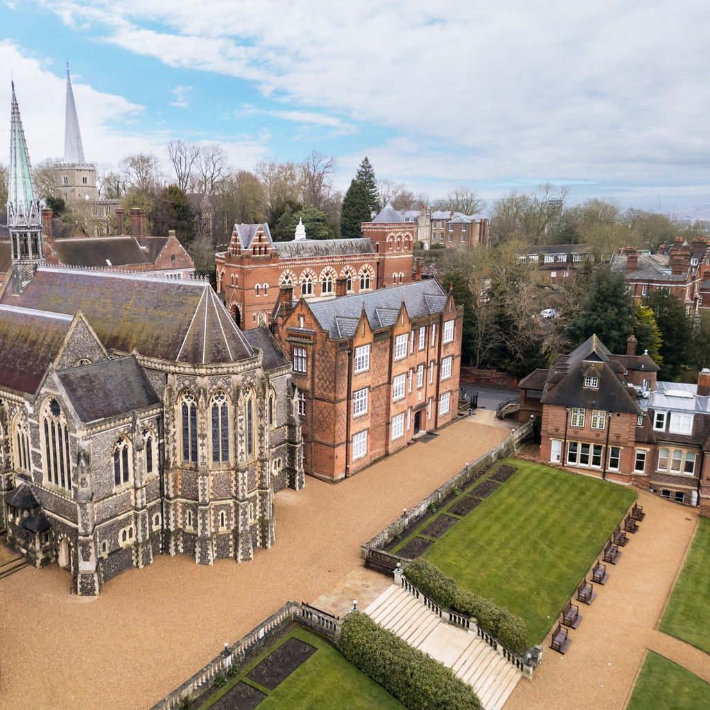 Tabara engleza si activitati 12-17 ani, Harrow School, Anglia, IVI Romania 1