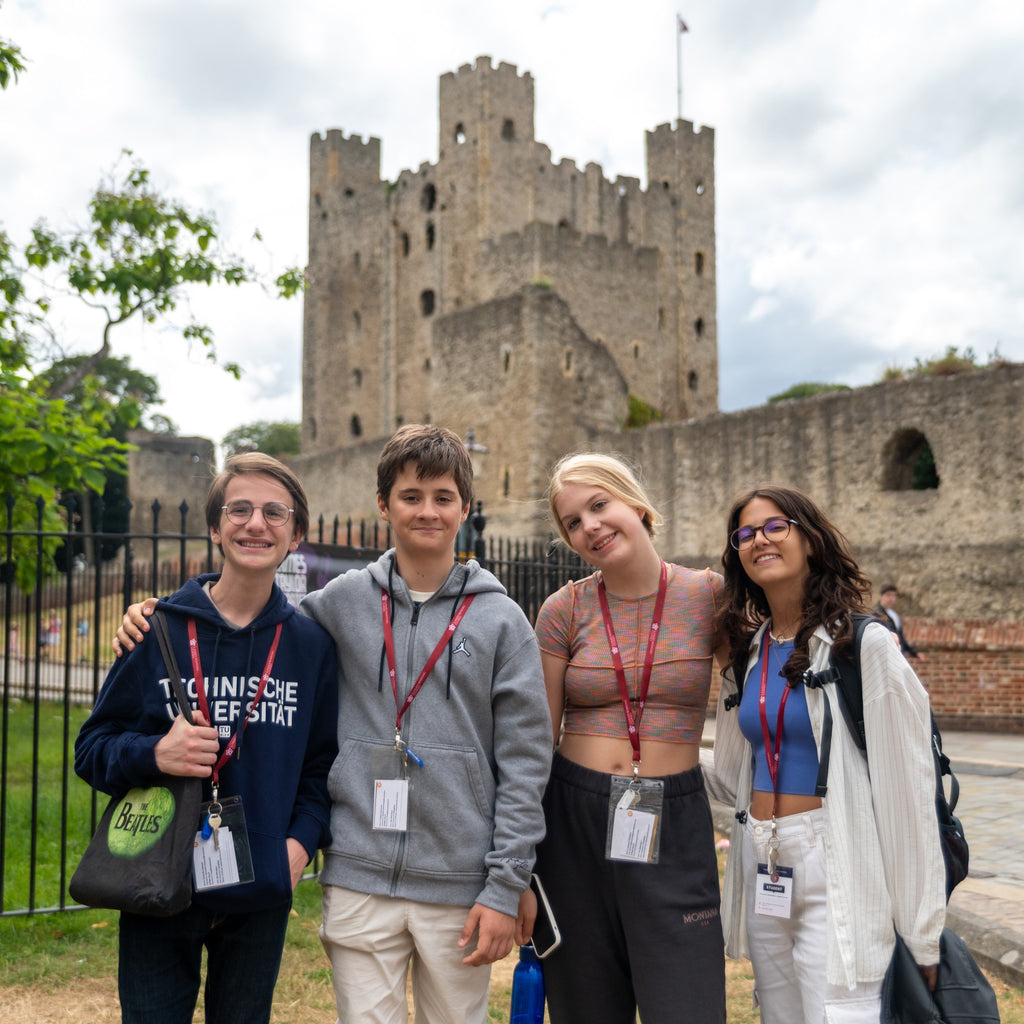 Tabara stiinte sociale 12-16 ani, Rochester College, Anglia, IVI Romania 8